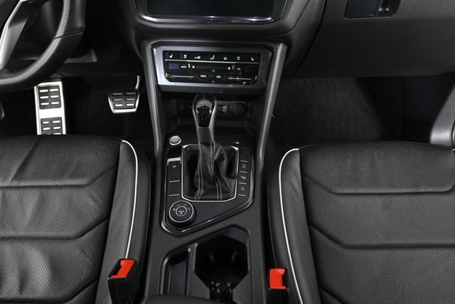 2022 Volkswagen Tiguan SEL Premium R-Line photo 16
