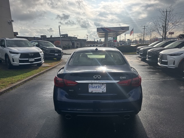 2022 Infiniti Q50 LUXE photo 2