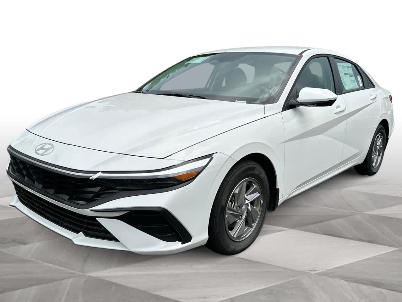 2025 Hyundai Elantra SE photo 4