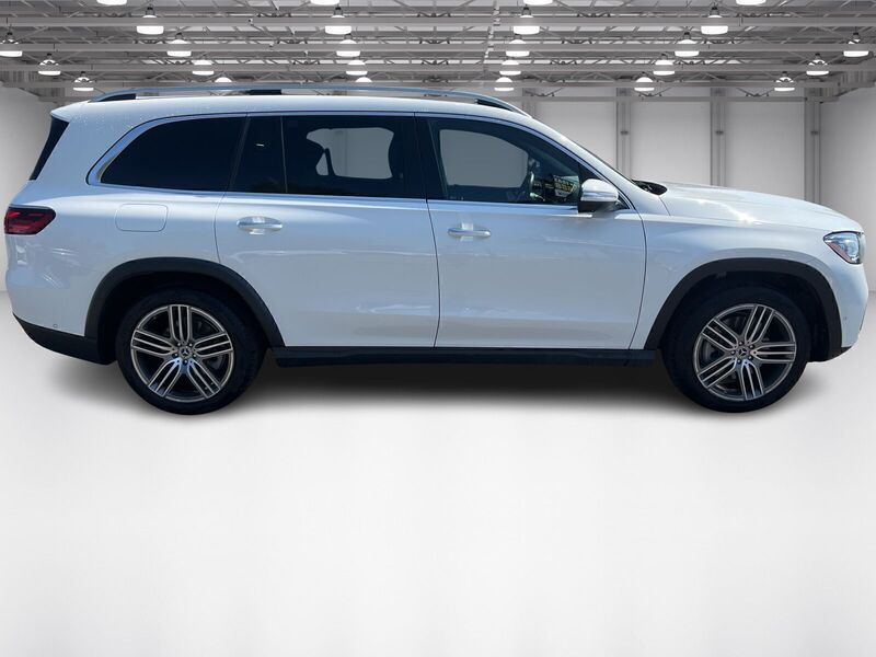 2024 Mercedes Benz GLS 450 4MATIC photo 4
