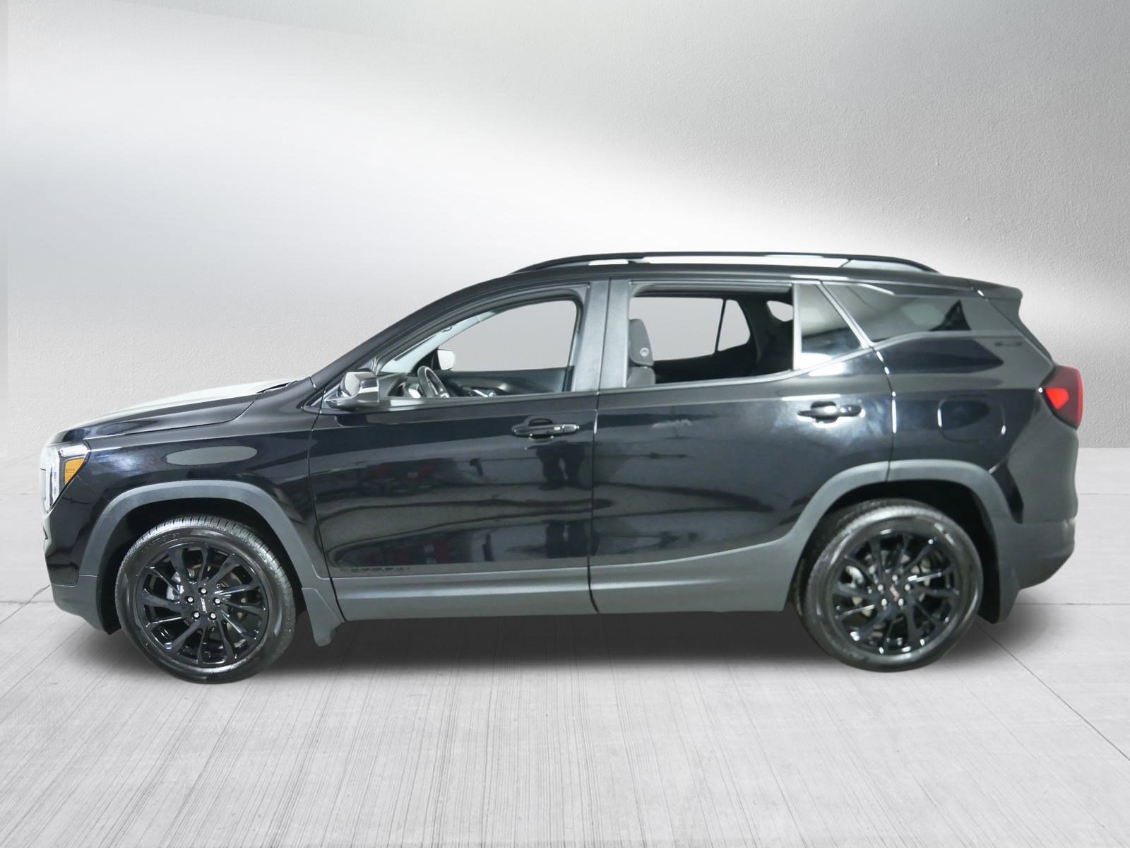 2023 Gmc Terrain SLE photo 3