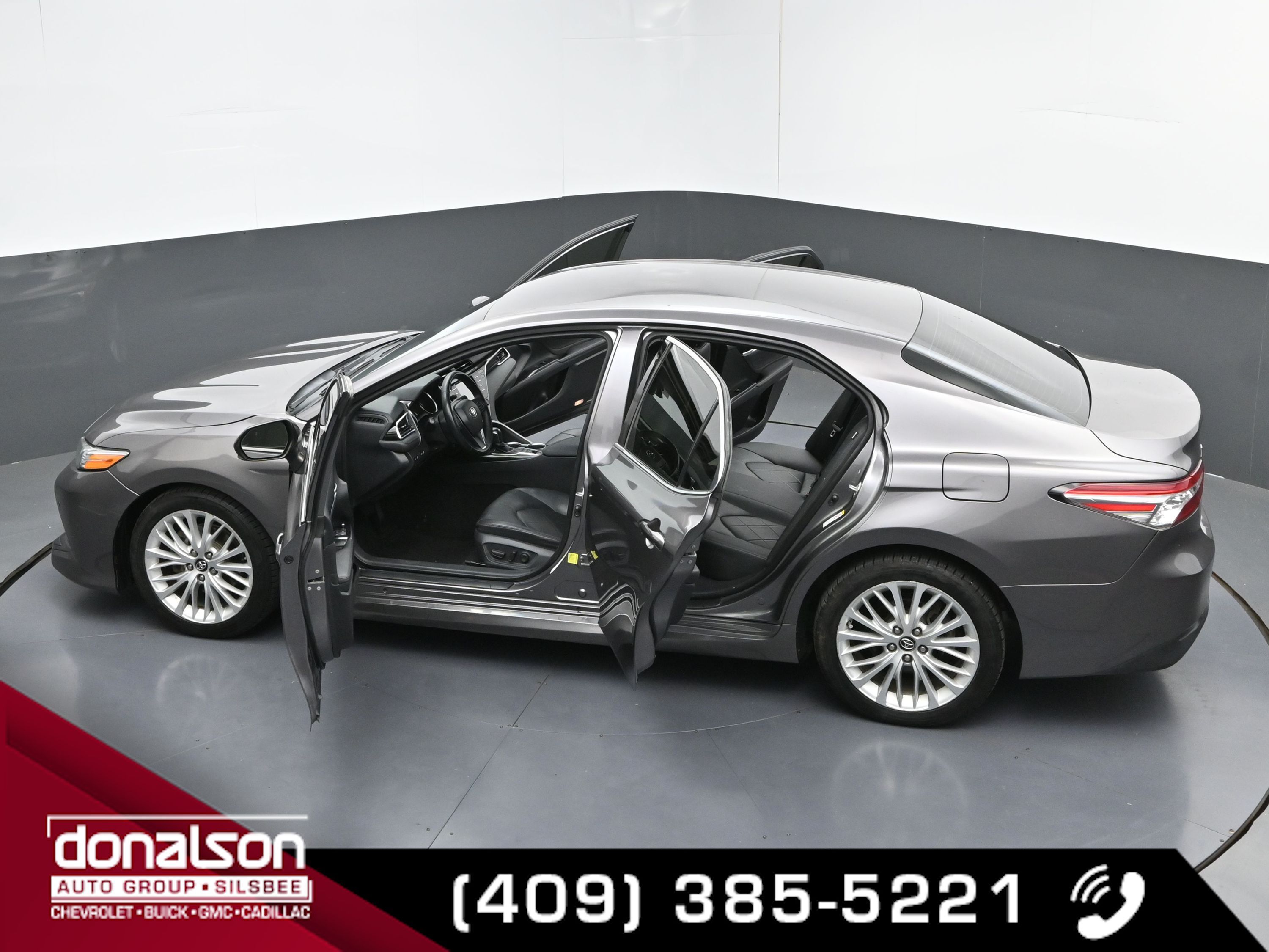 2018 Toyota Camry LE photo 26