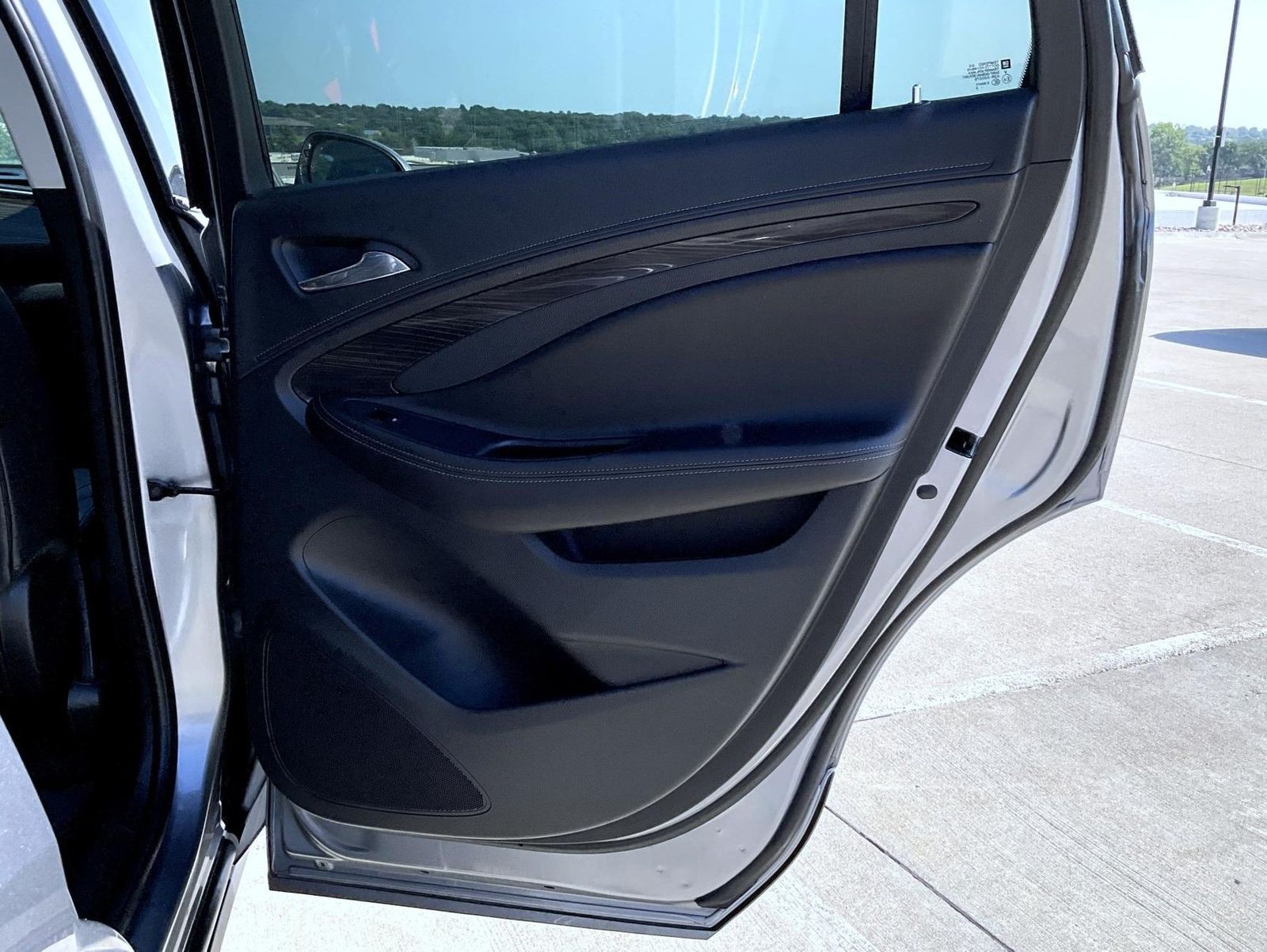 2019 Buick Envision Essence photo 18