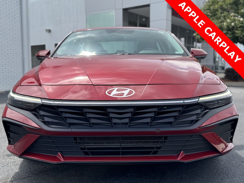 2024 Hyundai Elantra SEL photo 3