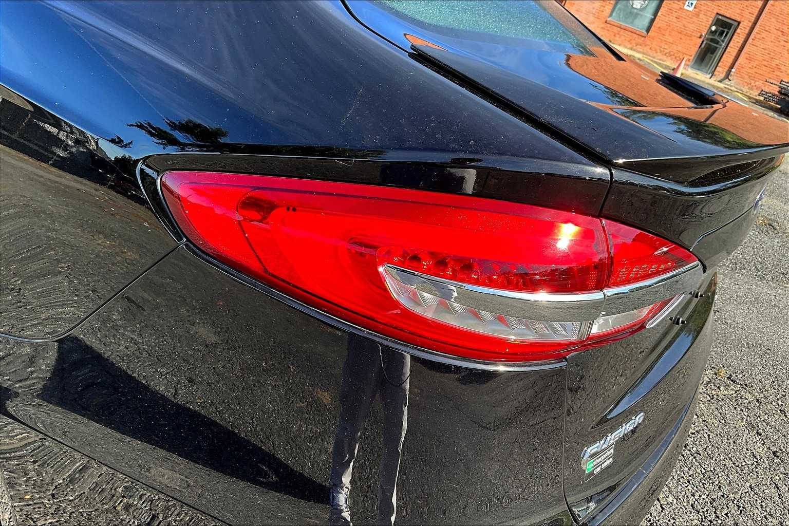 2019 Ford Fusion Hybrid Titanium photo 27