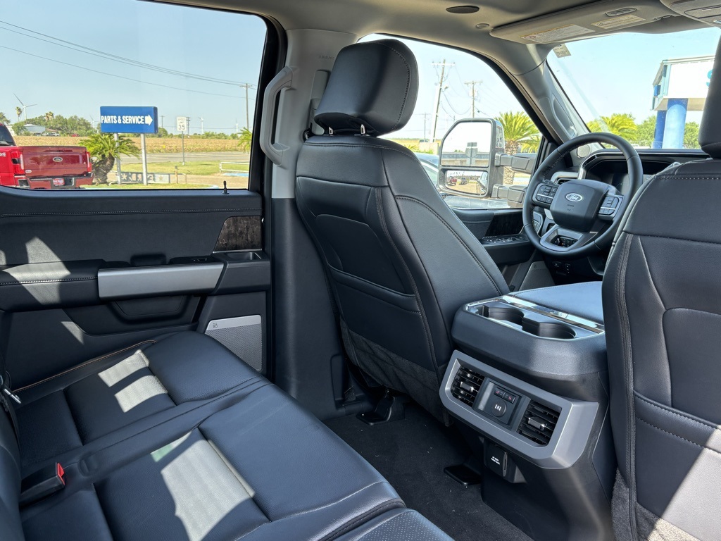 2025 Ford F-350 Lariat photo 18