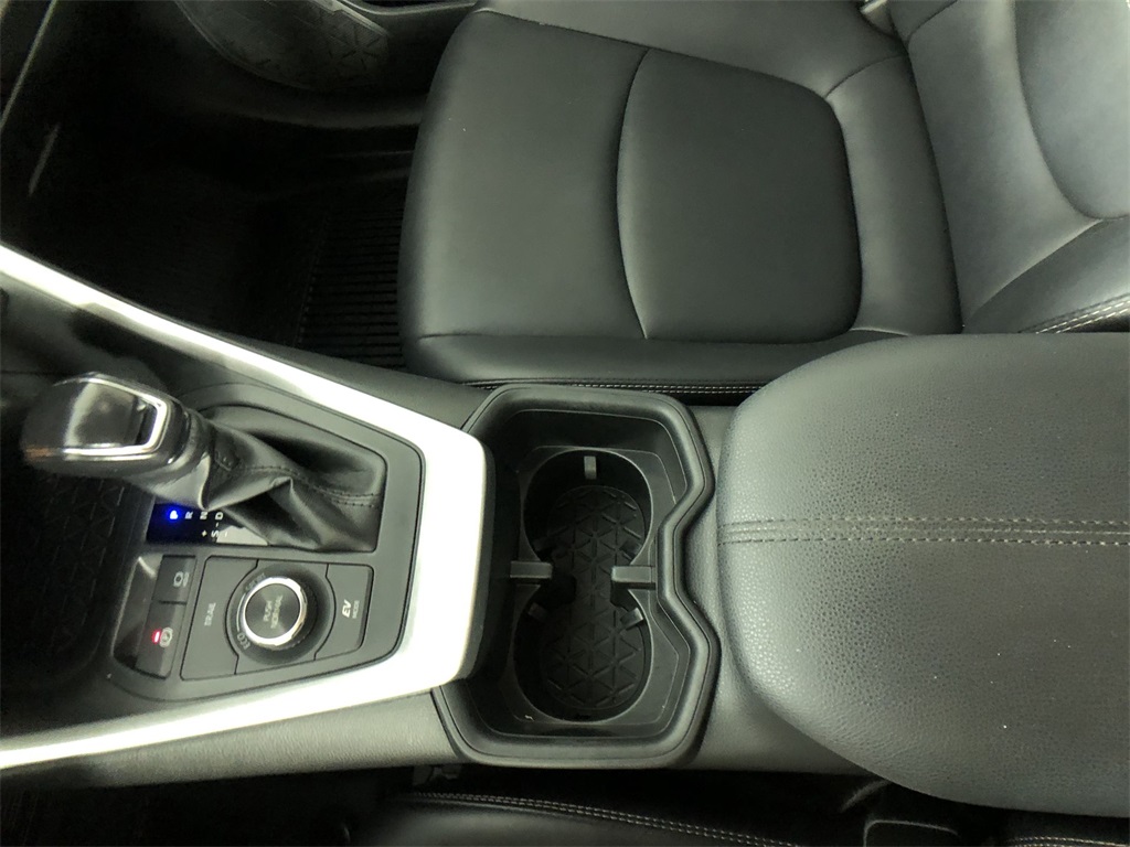 2022 Toyota RAV4 Hybrid XLE Premium photo 14