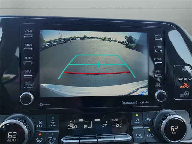 2021 Toyota Highlander LE photo 20