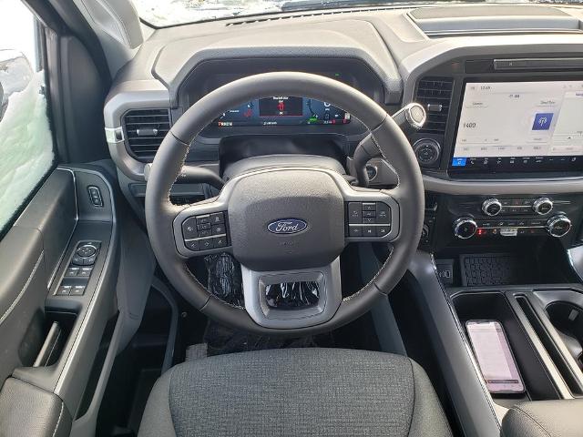 2025 Ford F-150 XLT photo 3