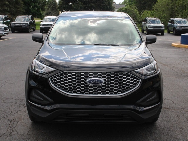 2024 Ford Edge SE photo 2