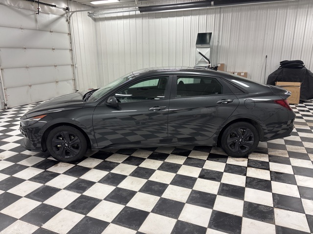 2023 Hyundai Elantra SEL's photo