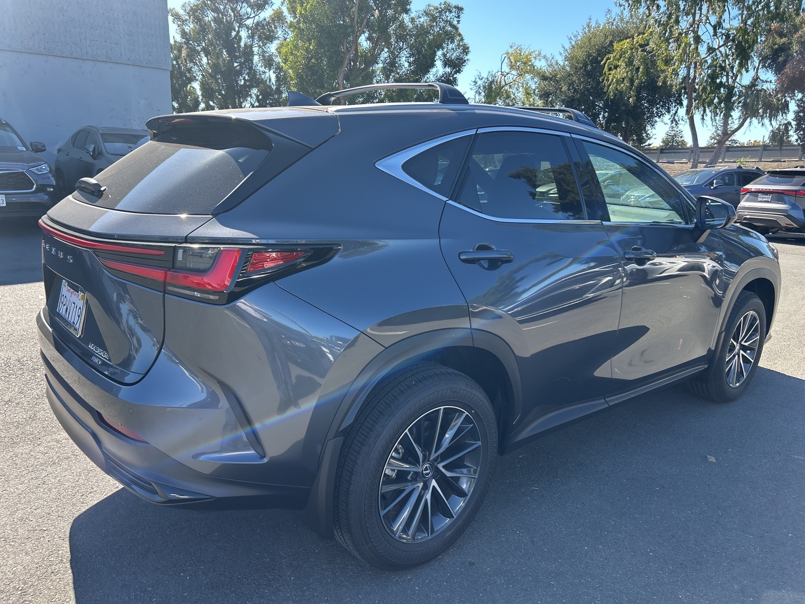 2025 Lexus NX 350h Premium photo 3