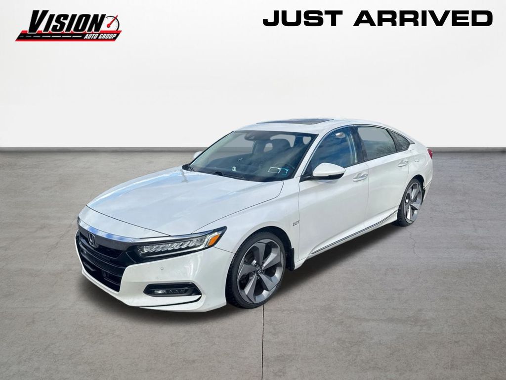 2019 Honda Accord Touring's photo