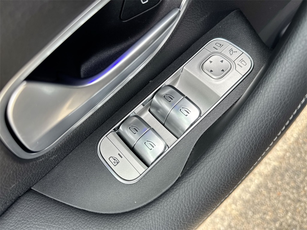 2025 Mercedes Benz GLS 450 4MATIC photo 10