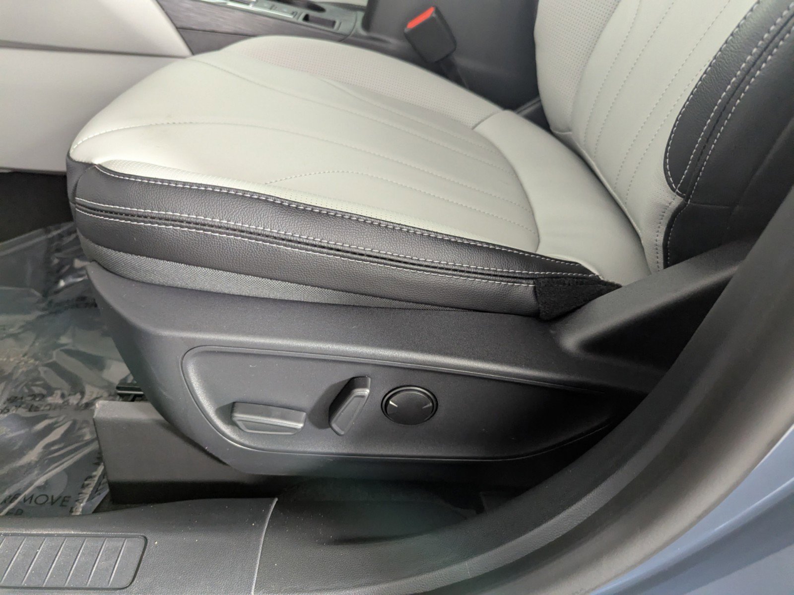 2025 Ford Escape photo 21