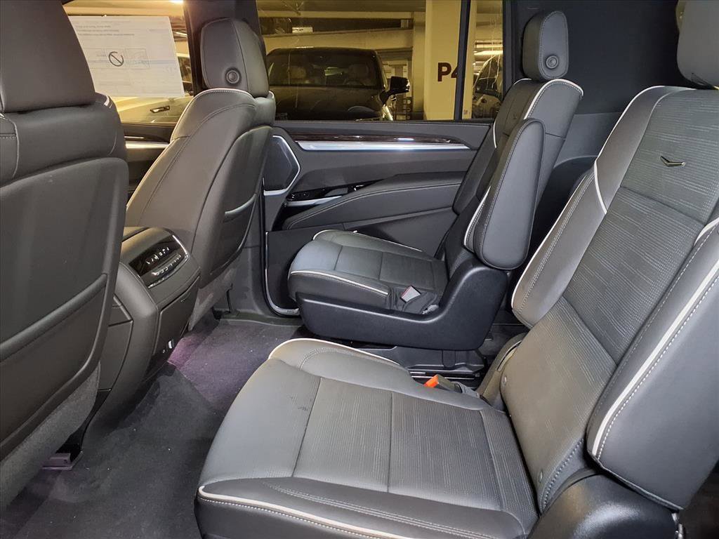 2025 Cadillac Escalade ESV Premium Luxury photo 10
