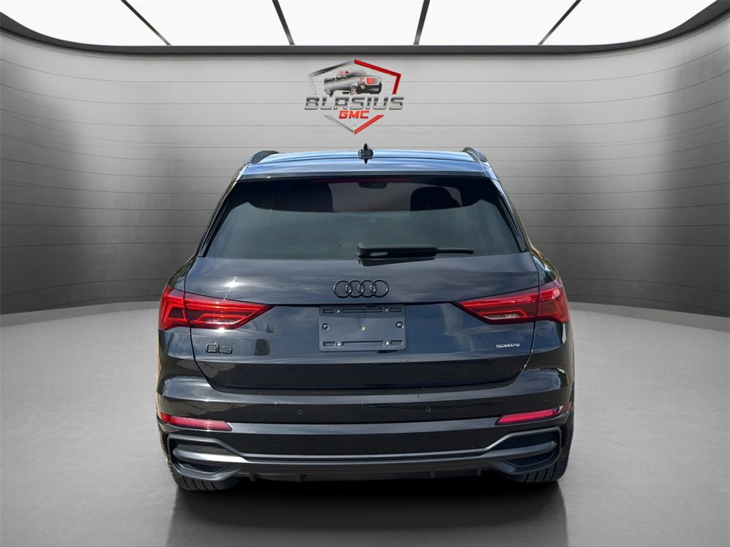 2022 Audi Q3 Premium Plus 45 TFSI S line photo 4