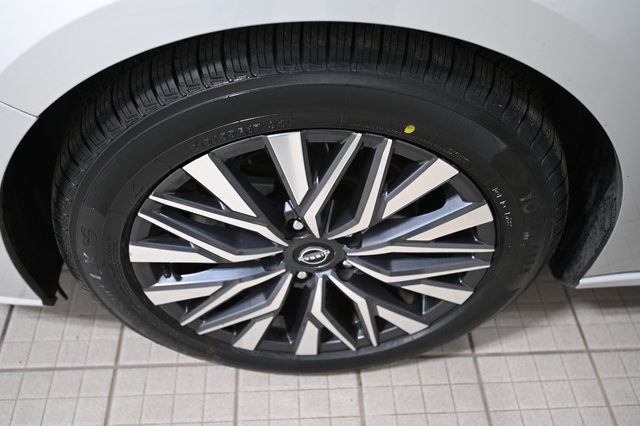 2023 Nissan Altima 2.5 SV photo 16