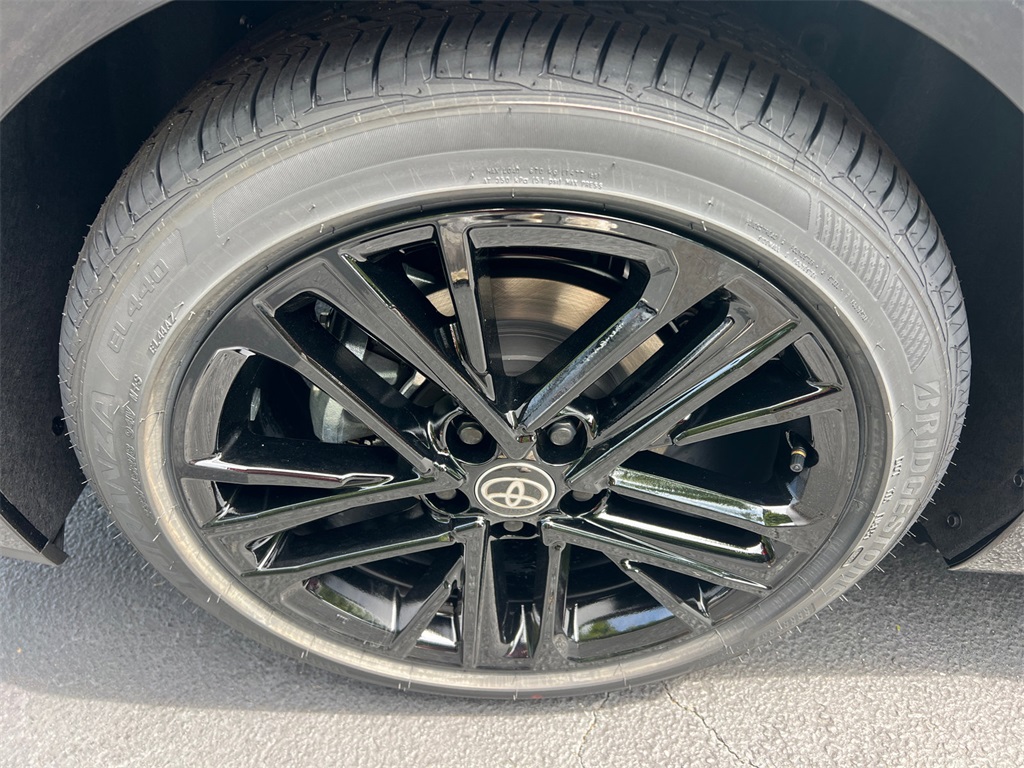 2025 Toyota Camry SE photo 17