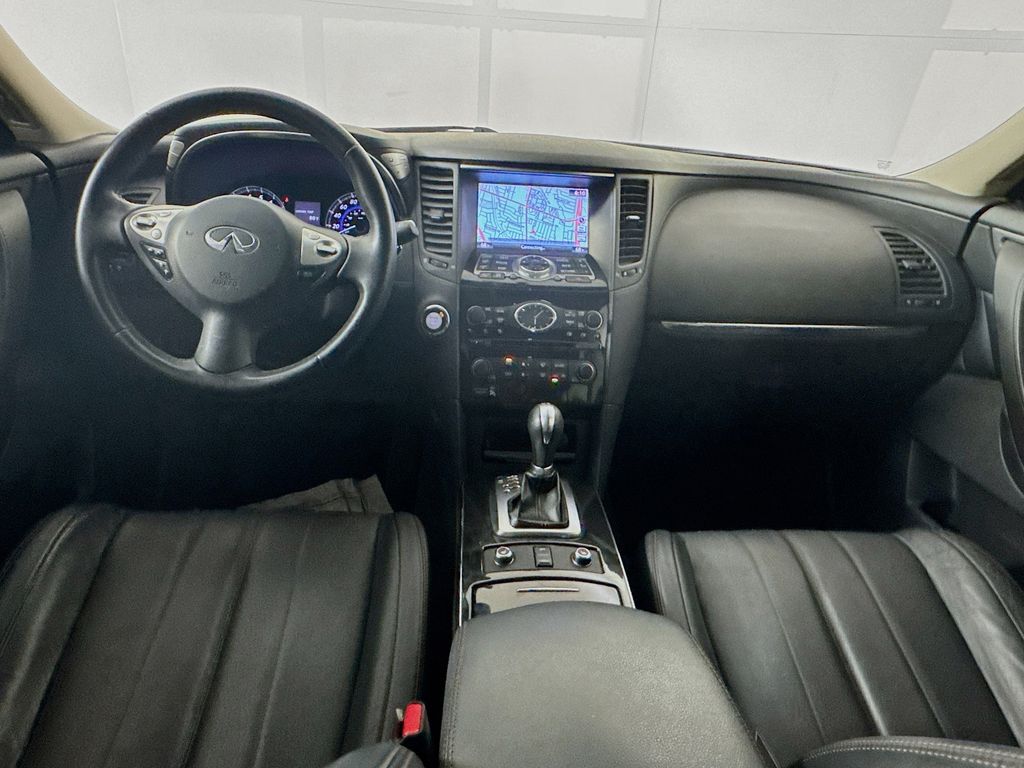2016 Infiniti QX70 photo 24