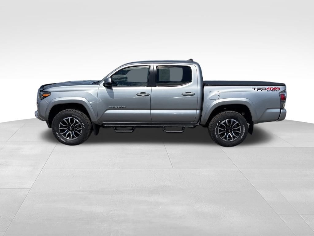 2021 Toyota Tacoma TRD Sport Double Cab photo 2