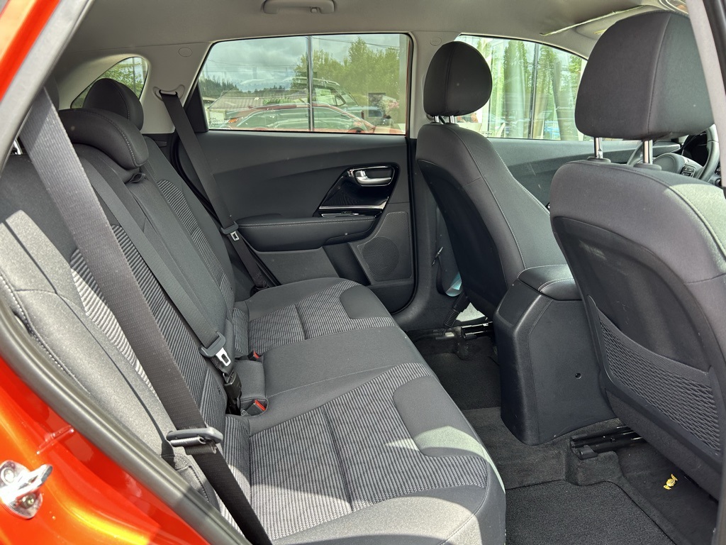 2022 Kia Niro LXS photo 28