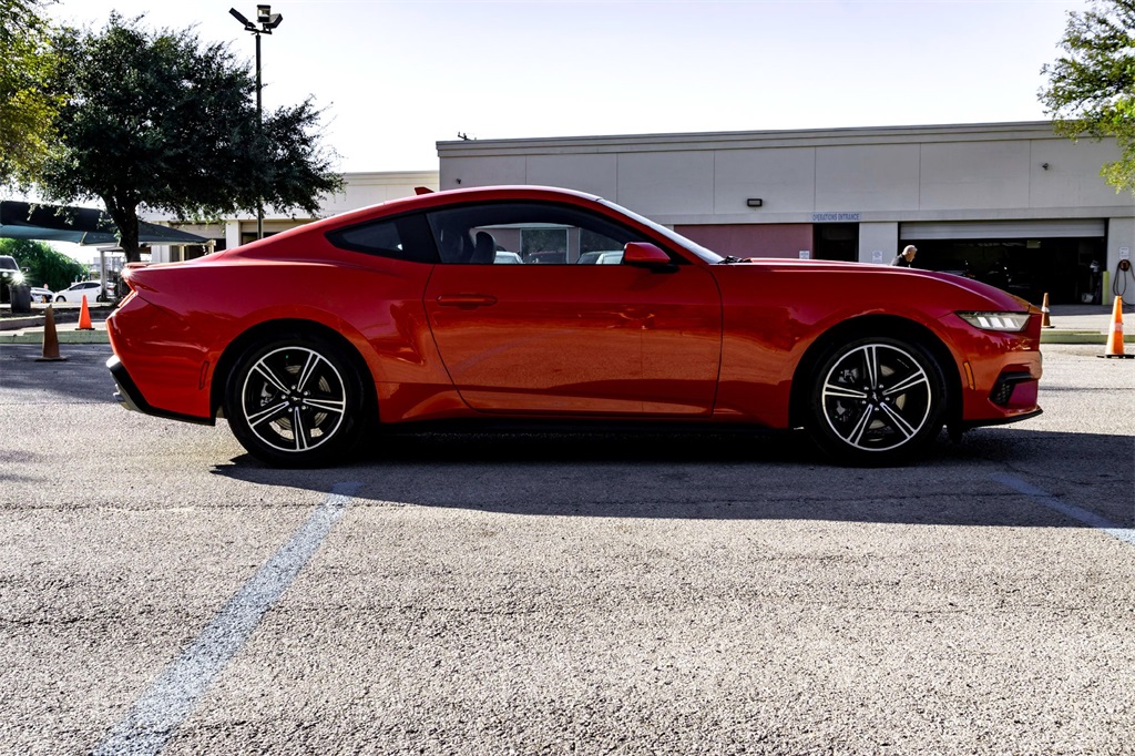 2024 Ford Mustang EcoBoost Premium photo 4