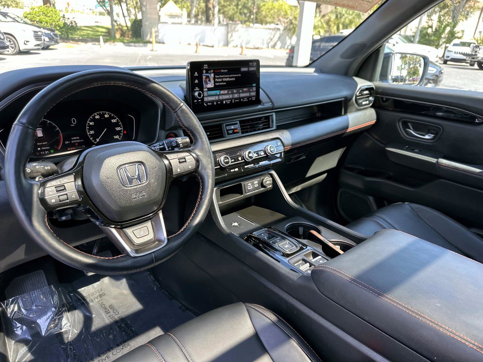 2023 Honda Pilot TrailSport photo 16