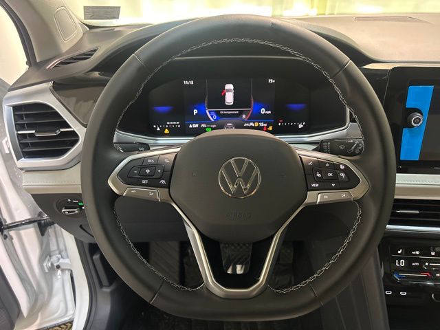 2025 Volkswagen Taos SE photo 14