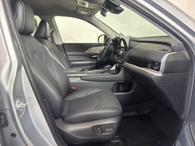 2024 Toyota Grand Highlander Limited photo 3