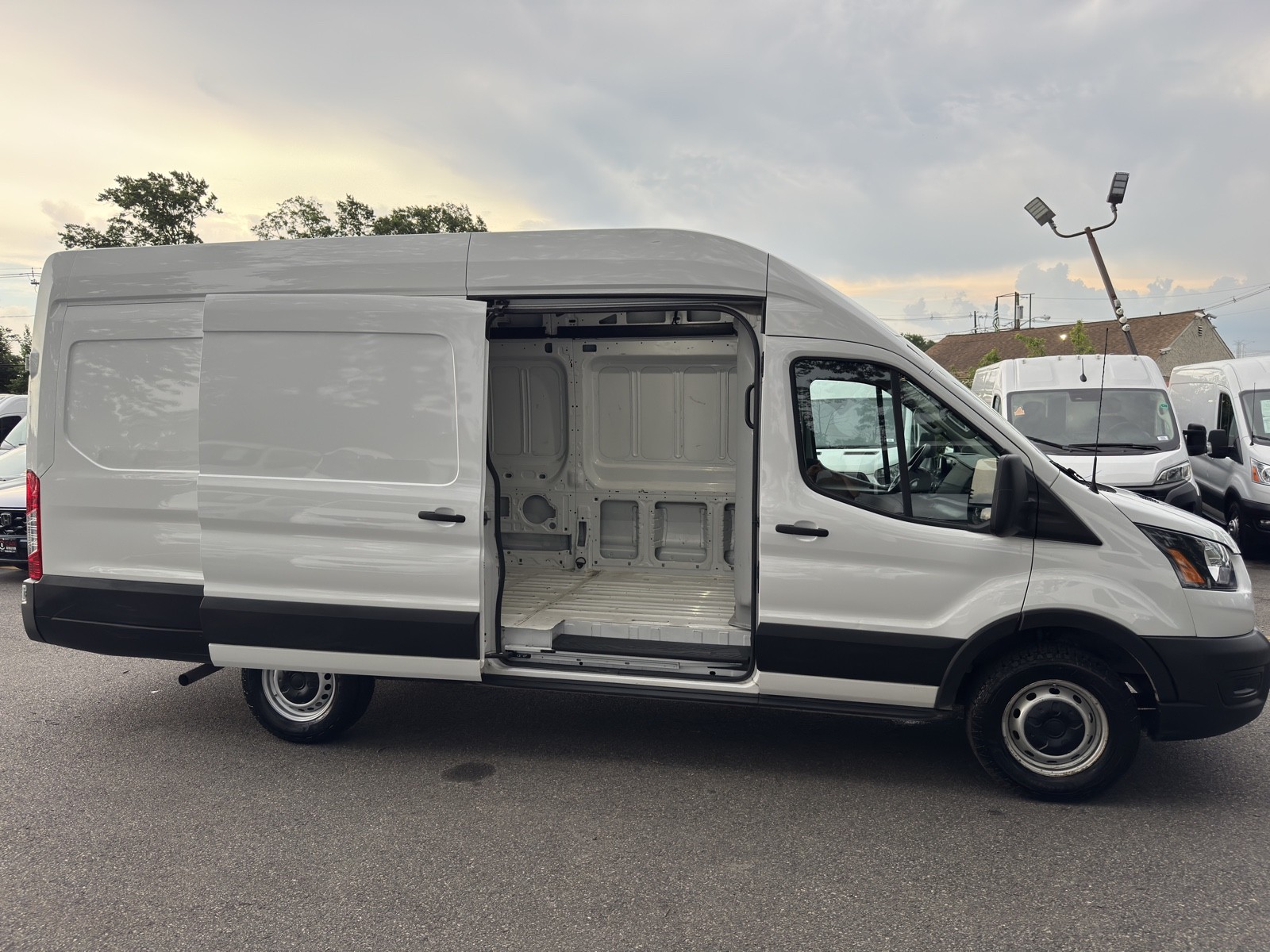 2023 Ford Transit Cargo Van photo 10