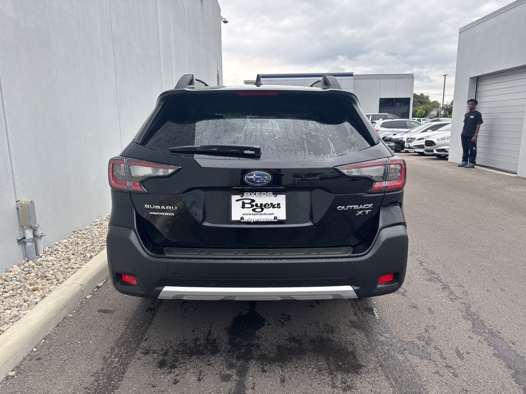 2025 Subaru Outback Limited XT photo 3