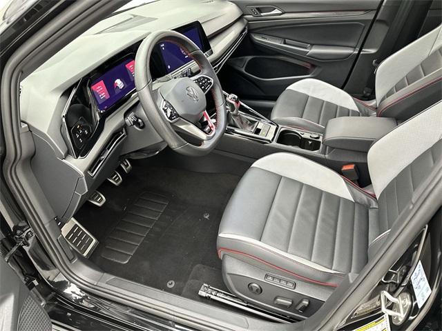 2024 Volkswagen Golf GTI 380 Autobahn photo 3