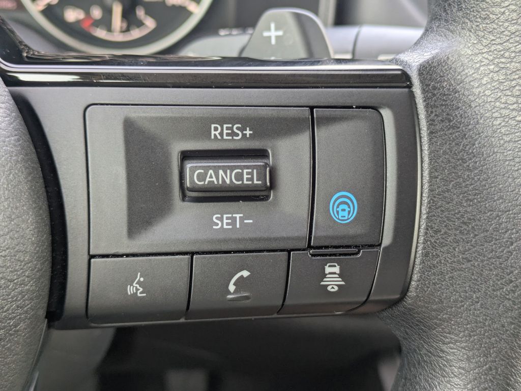 2023 Nissan Rogue SV photo 16