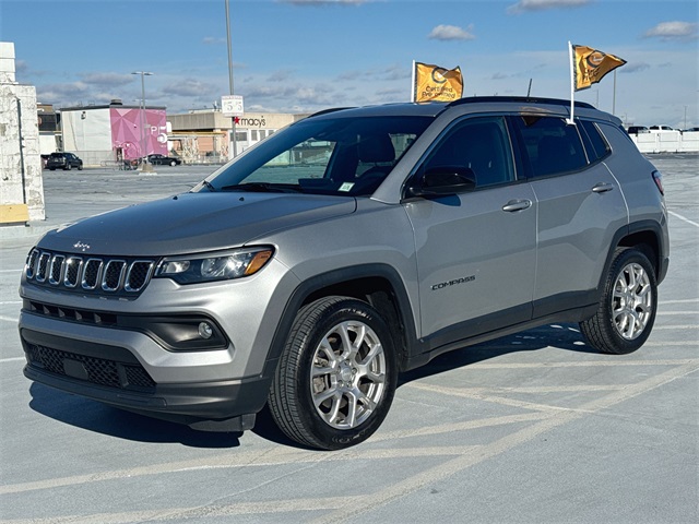2023 Jeep Compass Latitude Lux Altitude photo 4