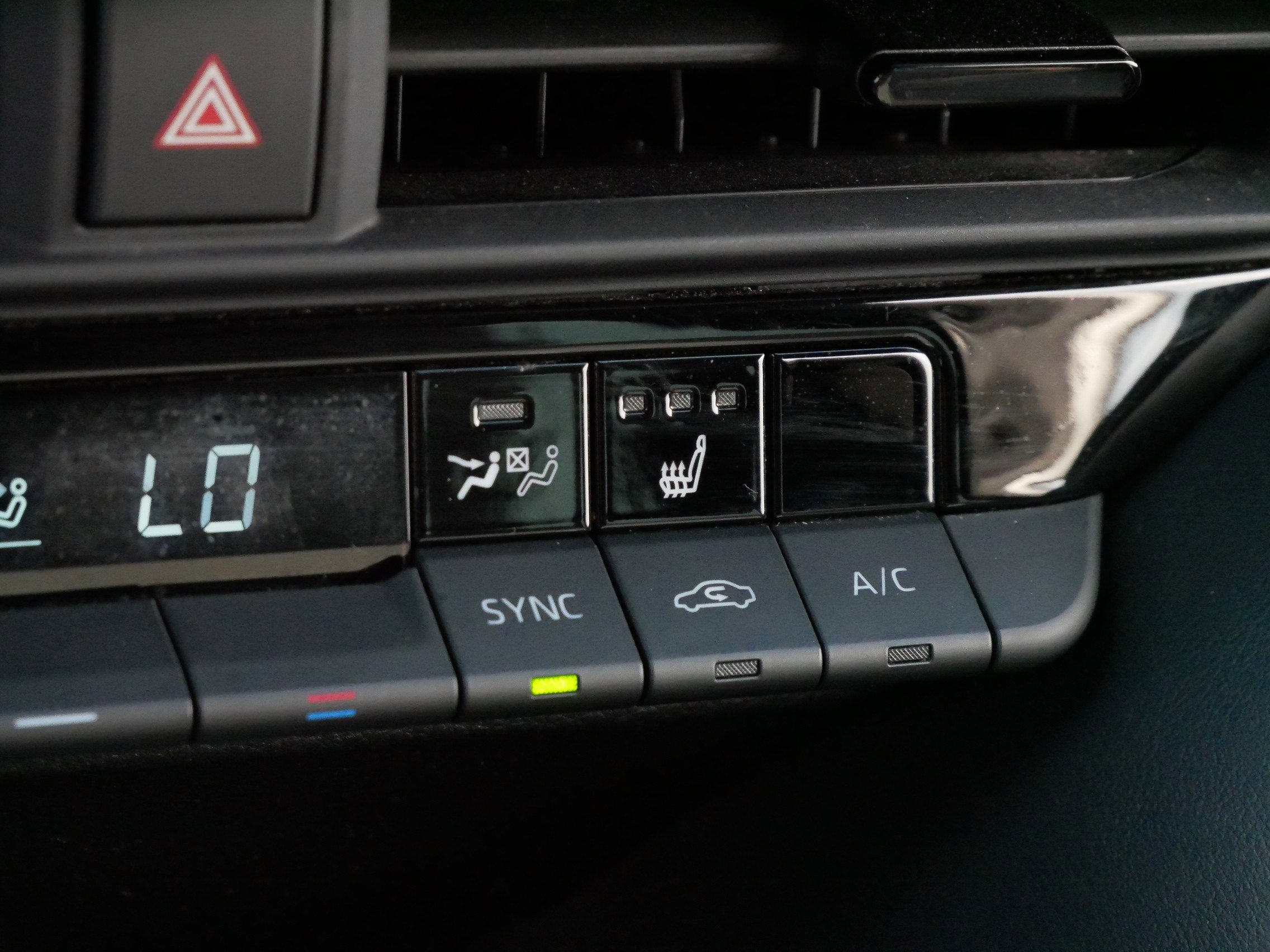 2024 Toyota Crown XLE photo 29