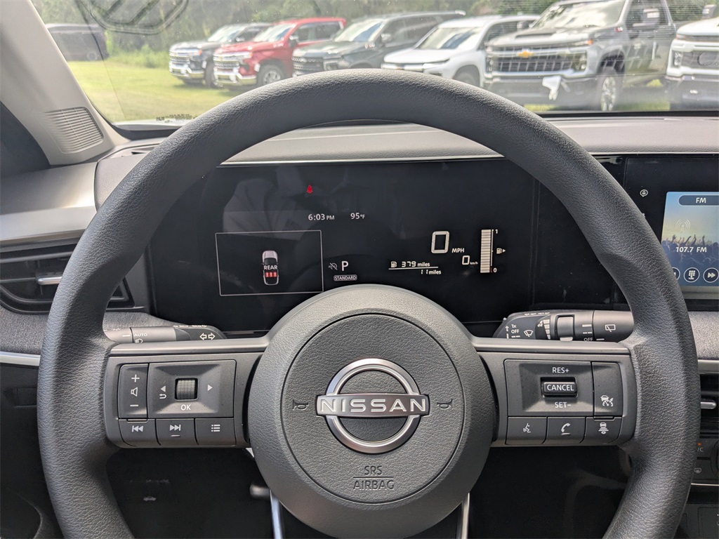2025 Nissan Kicks SV photo 18