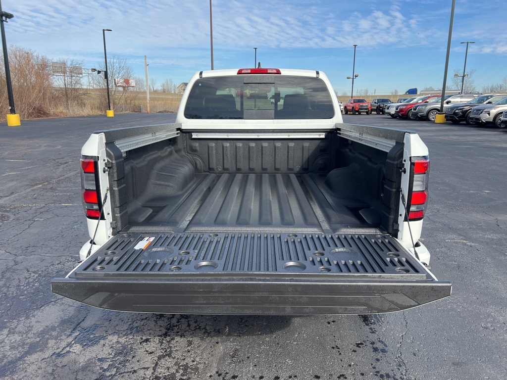 2024 Nissan Frontier SV photo 5