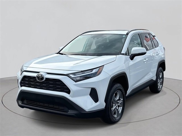 2024 Toyota RAV4 XLE's photo
