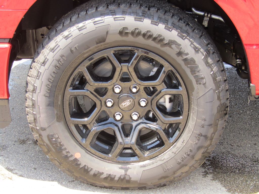 2025 Ford F-150 XLT photo 4