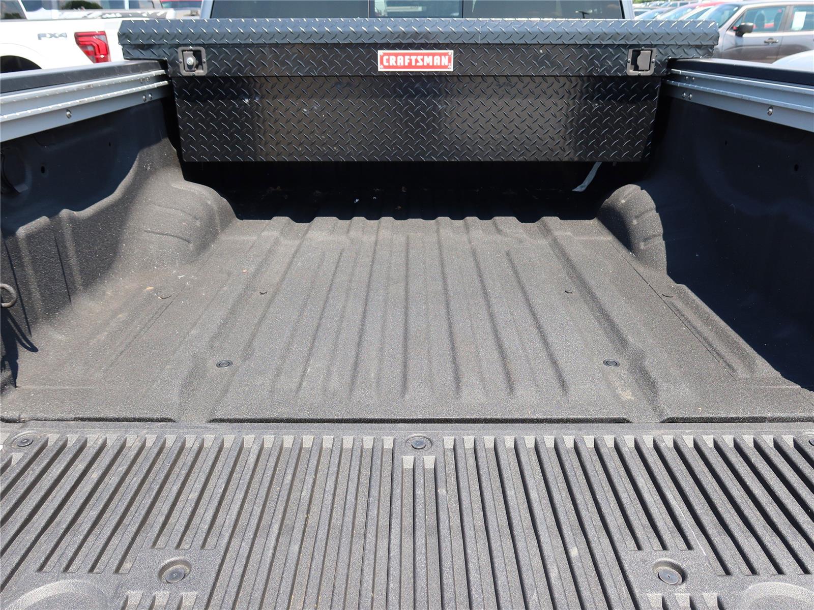 2024 Nissan Titan SV photo 3