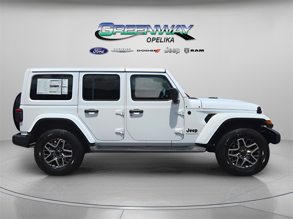 2025 Jeep Wrangler Sahara photo 5