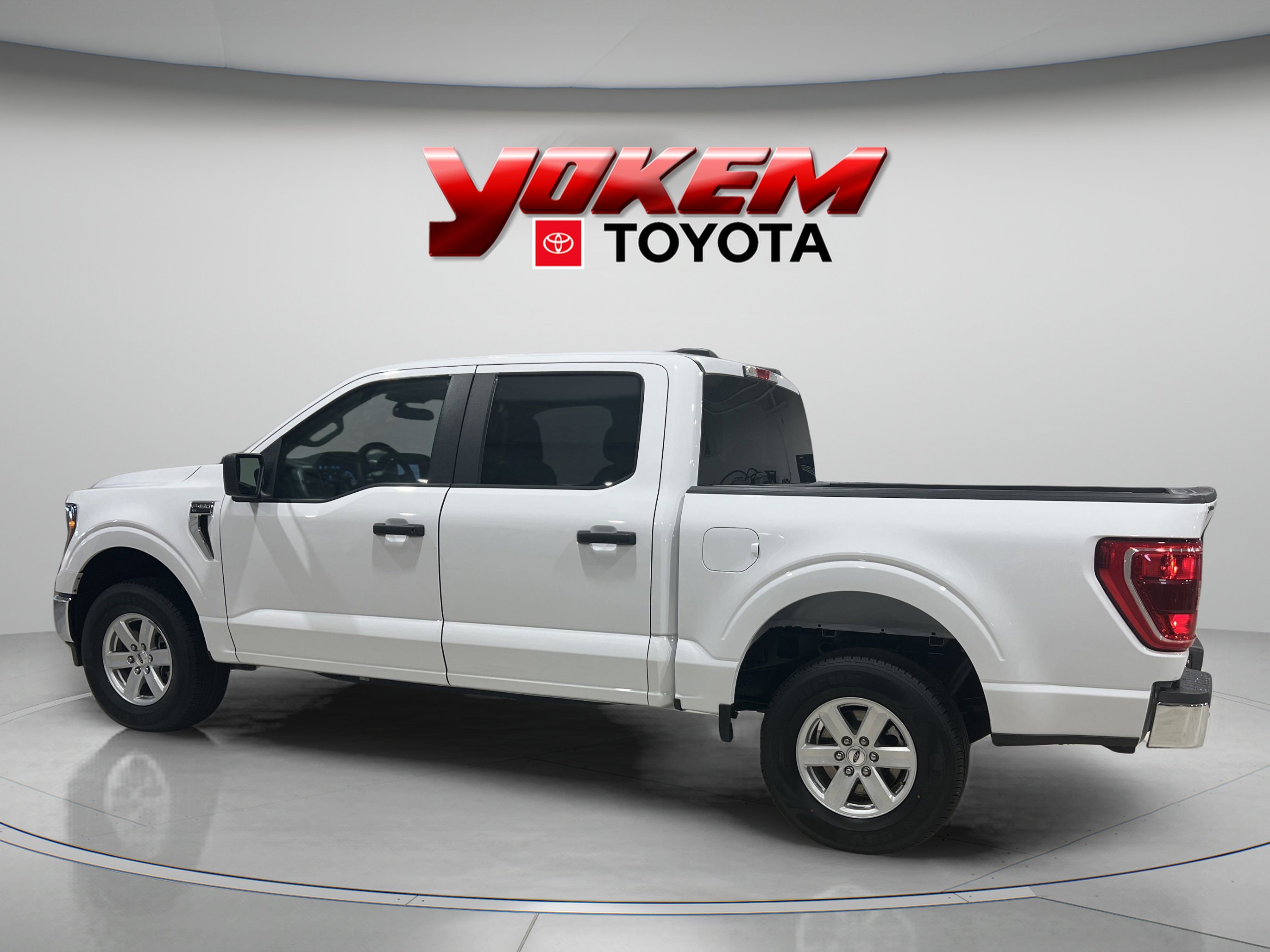2023 Ford F-150 XLT photo 3