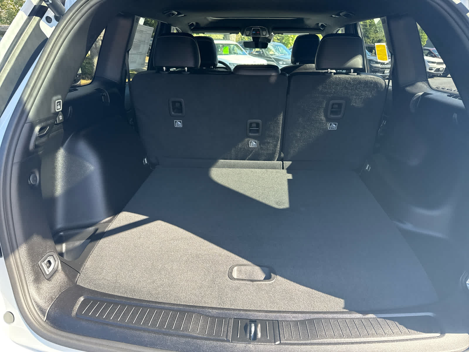 2025 Jeep Grand Cherokee Altitude photo 21