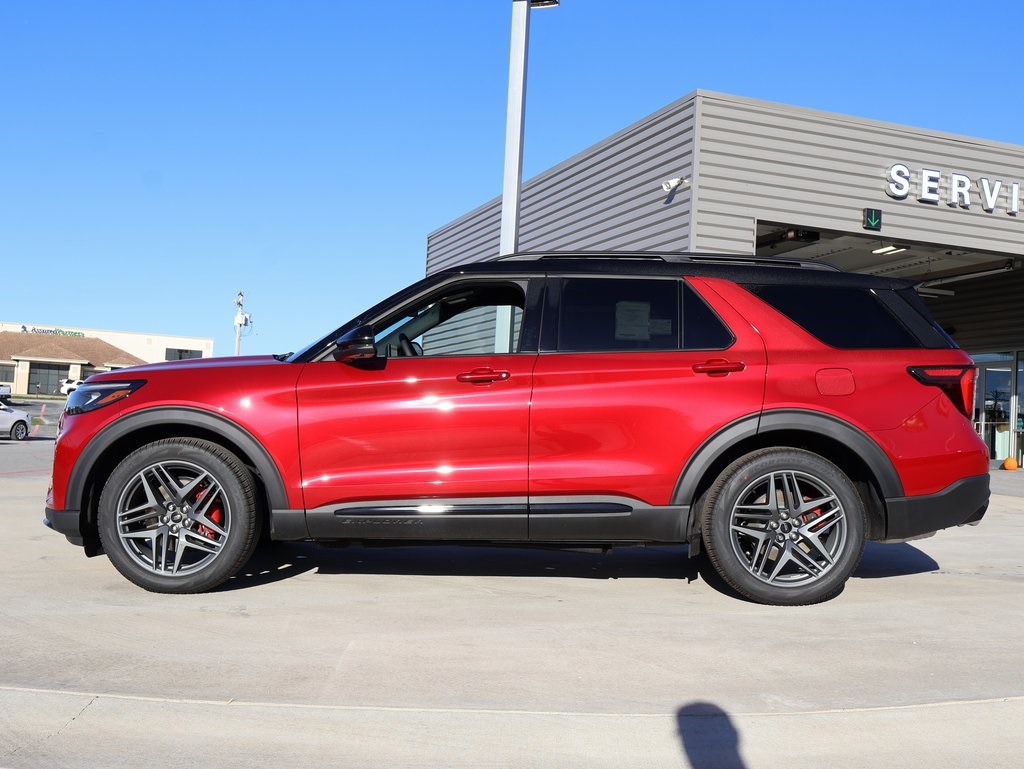 2025 Ford Explorer ST photo 2