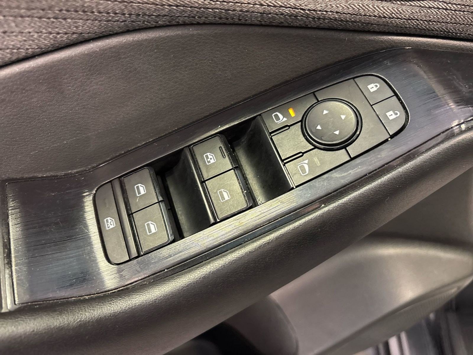 2023 Nissan Rogue S photo 26