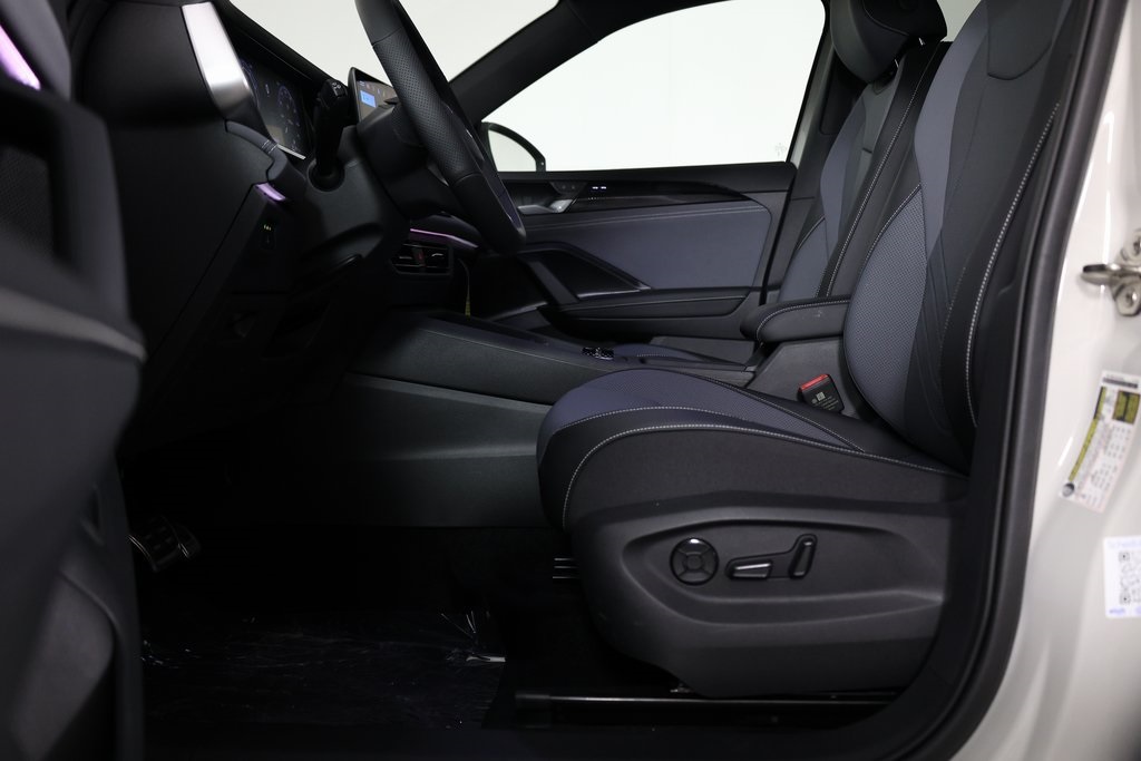 2025 Volkswagen Tiguan SE R-Line Black photo 3