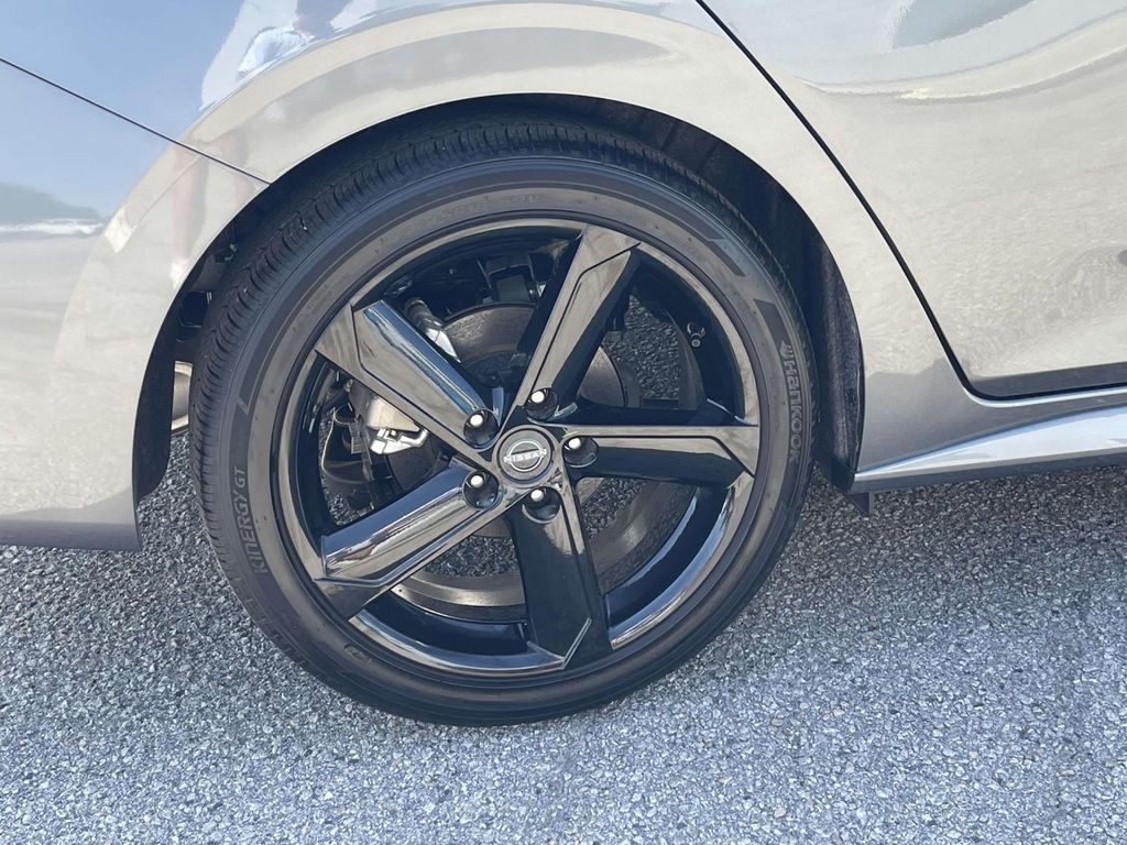 2025 Nissan Sentra SR photo 7