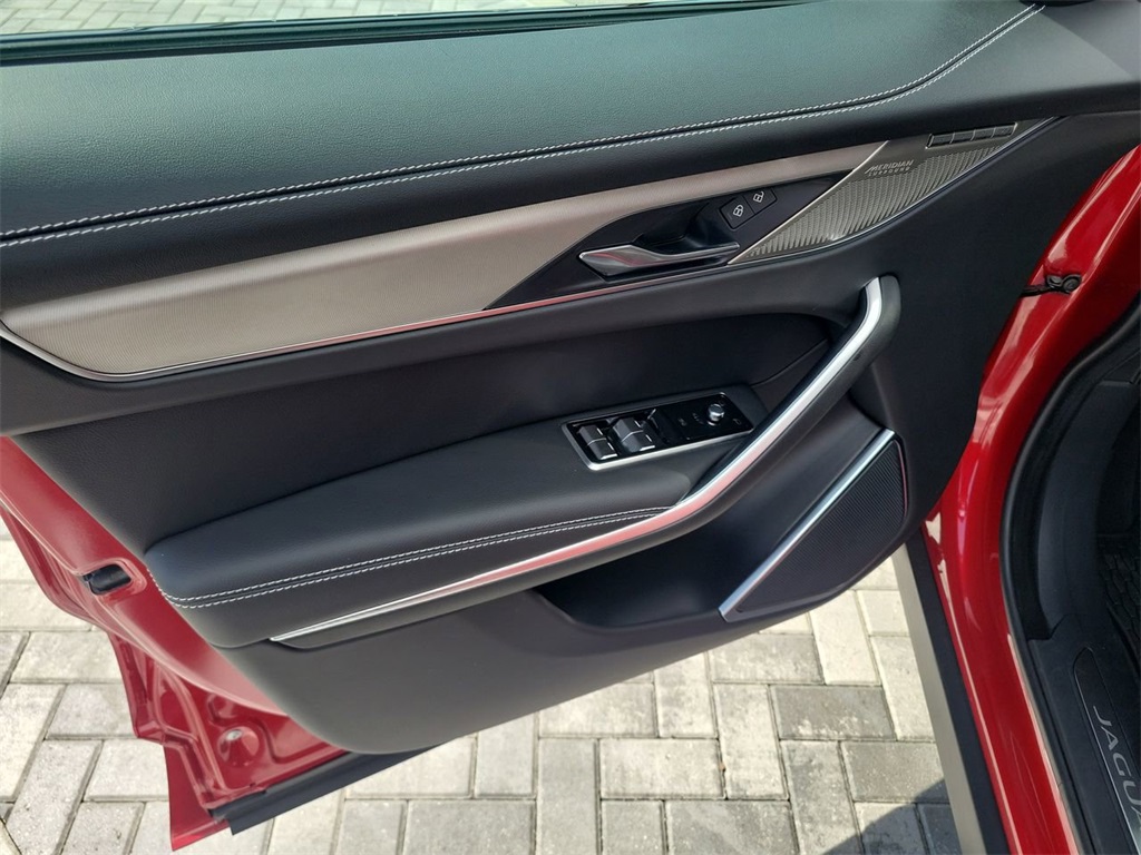 2026 Jaguar F-PACE P250 R-Dynamic S photo 22