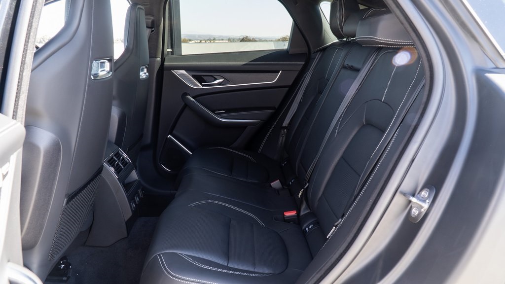 2025 Jaguar F-PACE P250 R-Dynamic S photo 16